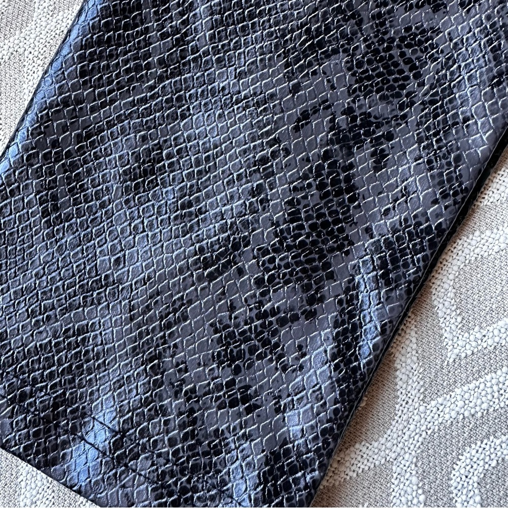 7 For All Mankind Women's Snakeskin Leggings sz S Night Out Rocker - Picture 5 of 11